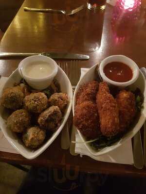 Rotunda Bar And Diner