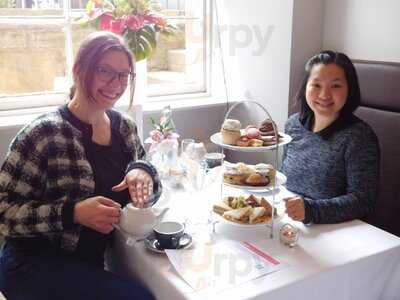 Savannah Wine Bar & Bistro