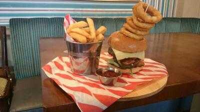 Cross Hands Public House