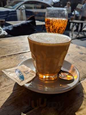 Knolls Kitchen Bar & Garden