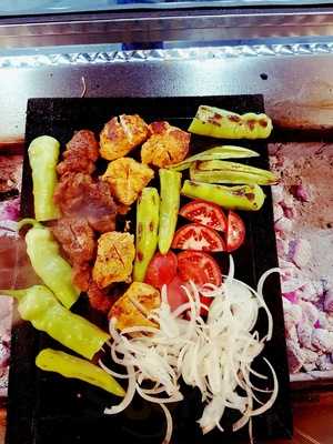 M&m Kebabs & Burgers