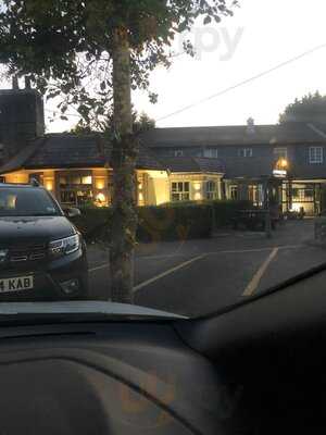 Henbury Arms Stonehouse Pizza & Carvery