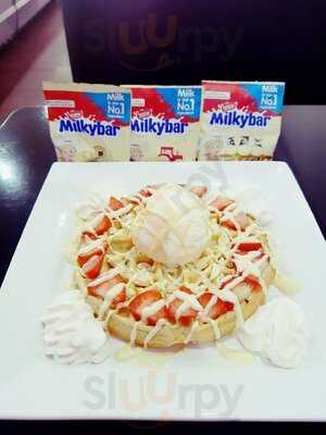 Cheeky Moo's Ice Cream & Dessert Parlour