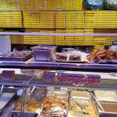 Shandar Sweets And Pan House