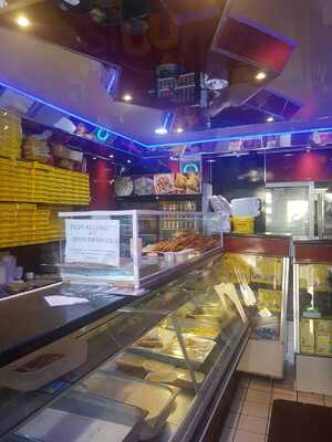 Shandar Sweets And Pan House