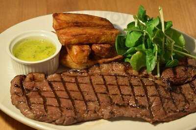 Iolla Bar And Restaurant