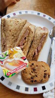 Oscar & Holly's Coffee House