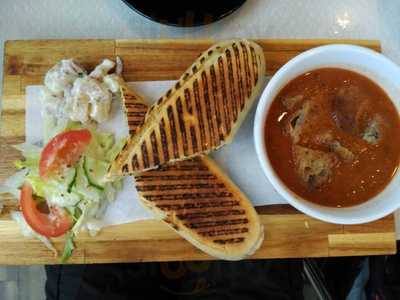 Oscar & Holly's Coffee House