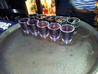 Tingle Shooter Bar & Cafe