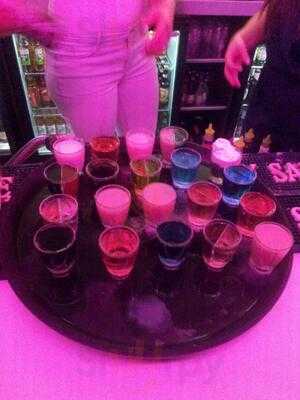 Tingle Shooter Bar & Cafe