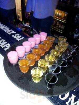 Tingle Shooter Bar & Cafe