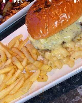 Mahonys Chiken House