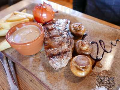 Mahonys Chiken House