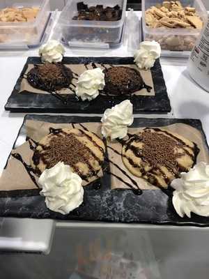 Crookston Cafe & Desserts