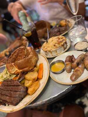 The Old Shades London Pub & Dining