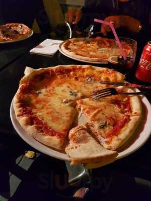 Pizzeria On The Green