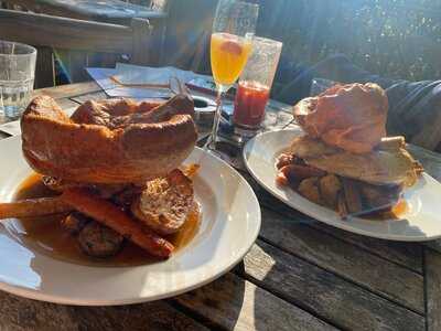 The Beaufort Pub & Dining