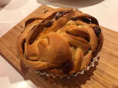 Golden Gate Cake Shop