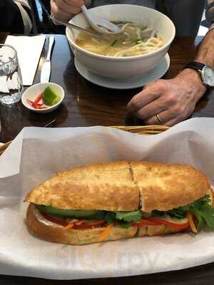 Banh Mi Bay