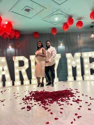 Breeze Mezze Bar & Grill