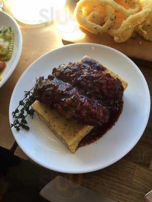 The Garden Pizza Restaurant & Bar