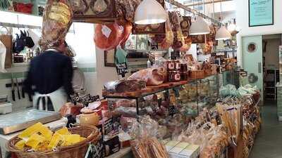 Lina Stores Delicatessen