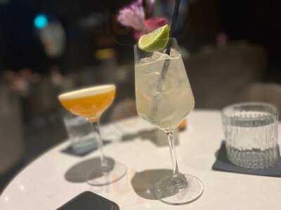 Good Godfrey's Bar And Lounge