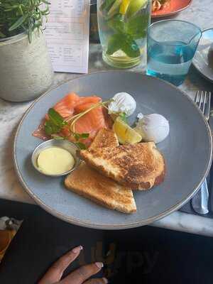 Drake & Morgan At King's Cross