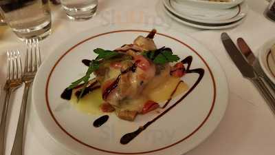 Fino's Bar And Restaurant