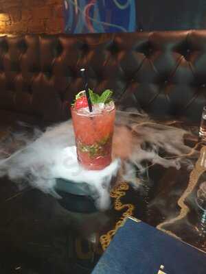 Nyeat Restaurant & Cocktail Bar