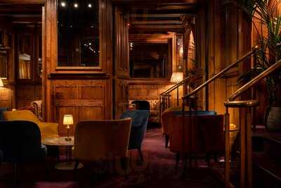 American Bar At London Coliseum