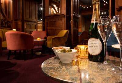 American Bar At London Coliseum