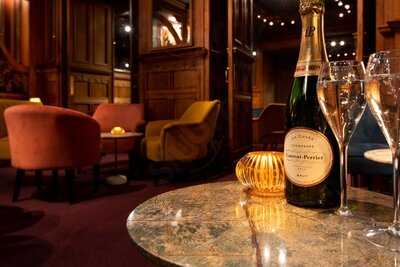 American Bar At London Coliseum