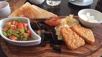 Myra Cafe & Brasserie