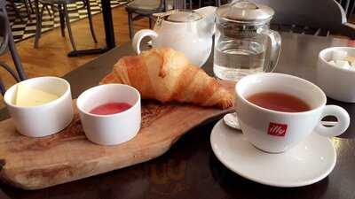 Myra Cafe & Brasserie