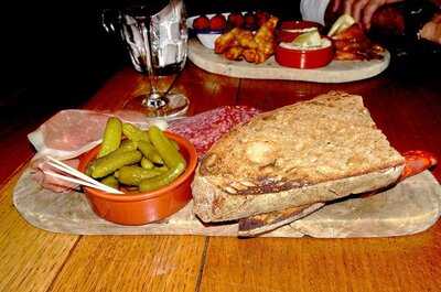 The Shaws Booksellers, Ec4