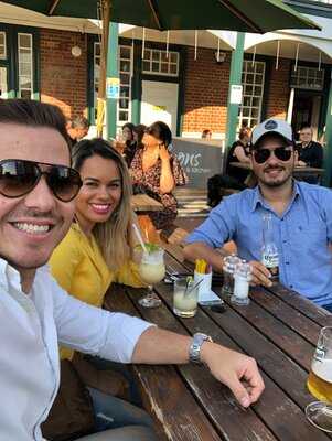 Galyons Bar & Kitchen