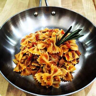 Guido's - Noel Street