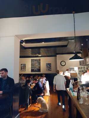 The De Beauvoir Arms