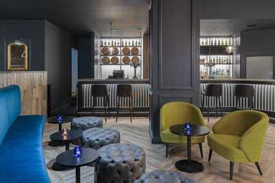 Ashburn S.w.7 Restaurant