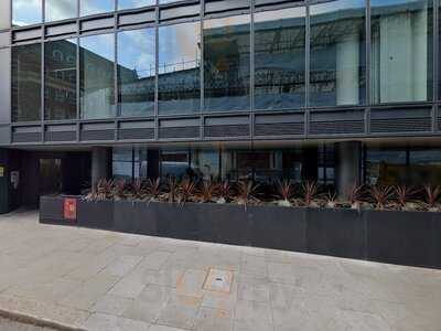 Mas Q Menos Farringdon