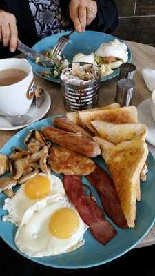 The Twins Coffee Shop