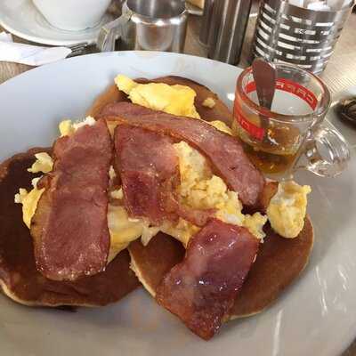 The Twins Coffee Shop