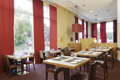 Gourmet Bar & Restaurant