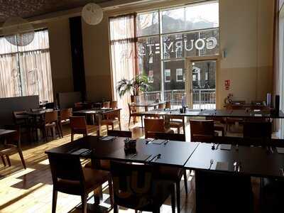 Gourmet Bar & Restaurant