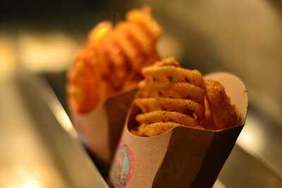 Leon Shaftesbury Avenue