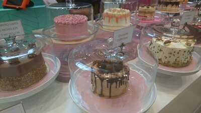 L'orchidee Macarons & Cakes