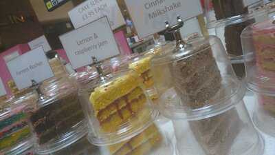 L'orchidee Macarons & Cakes