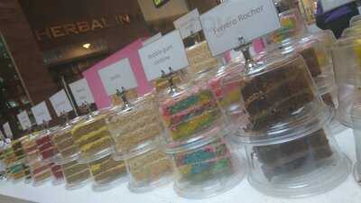 L'orchidee Macarons & Cakes