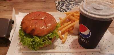 Amigos Burgers And Shakes-shepherds Bush